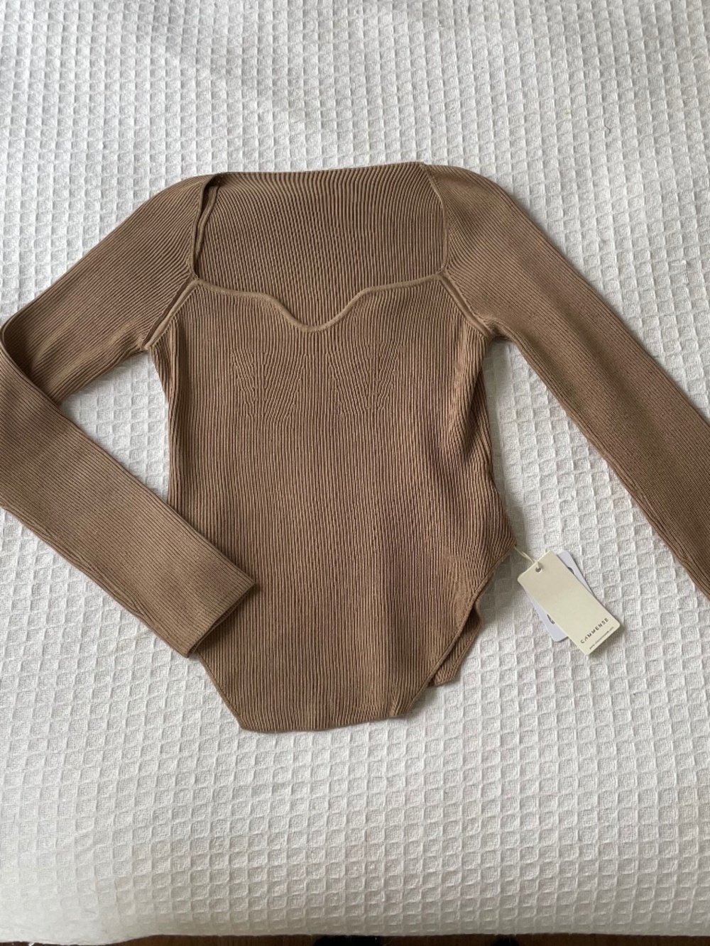 NWT Commense Tan Long Sleeve Sweater w/Sweatheart neckline